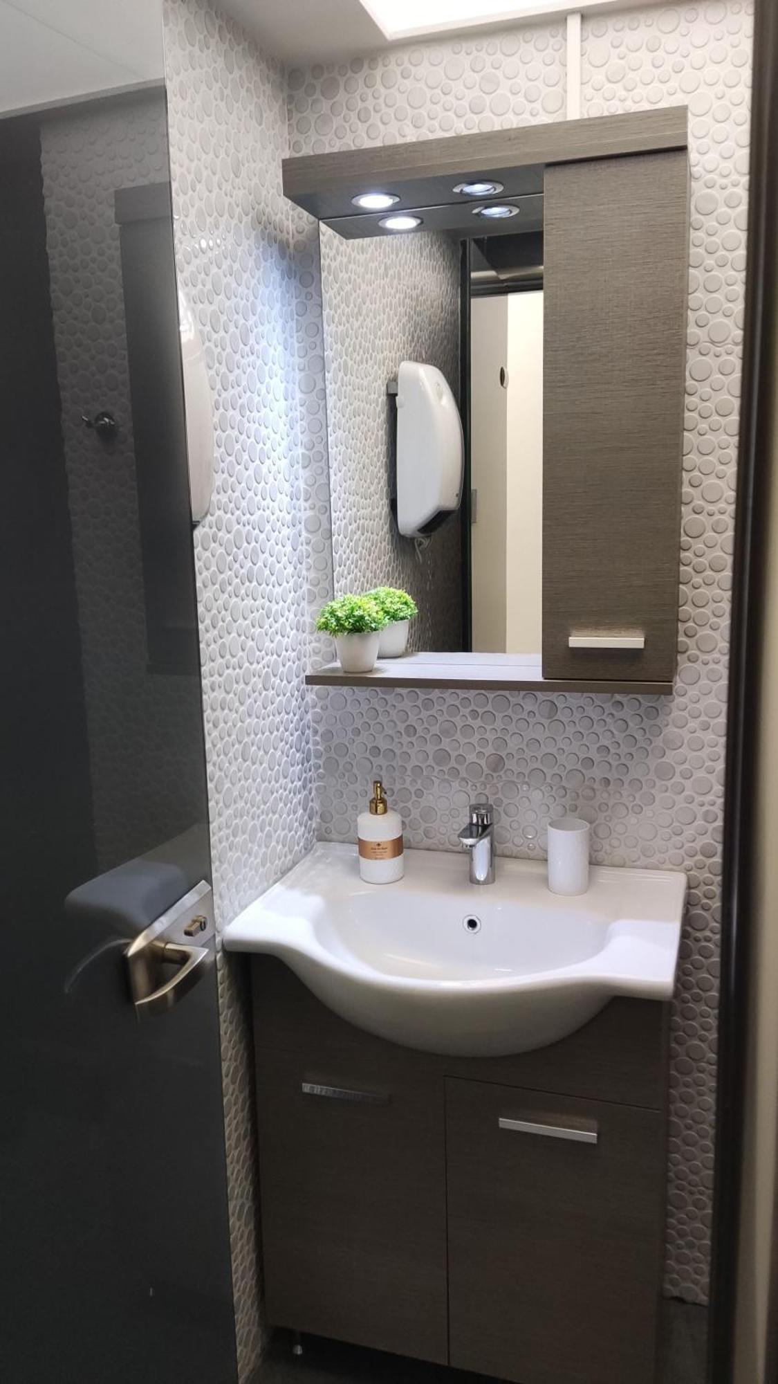 Ermou Downtown Suites By Athens Urban Retreat Ngoại thất bức ảnh