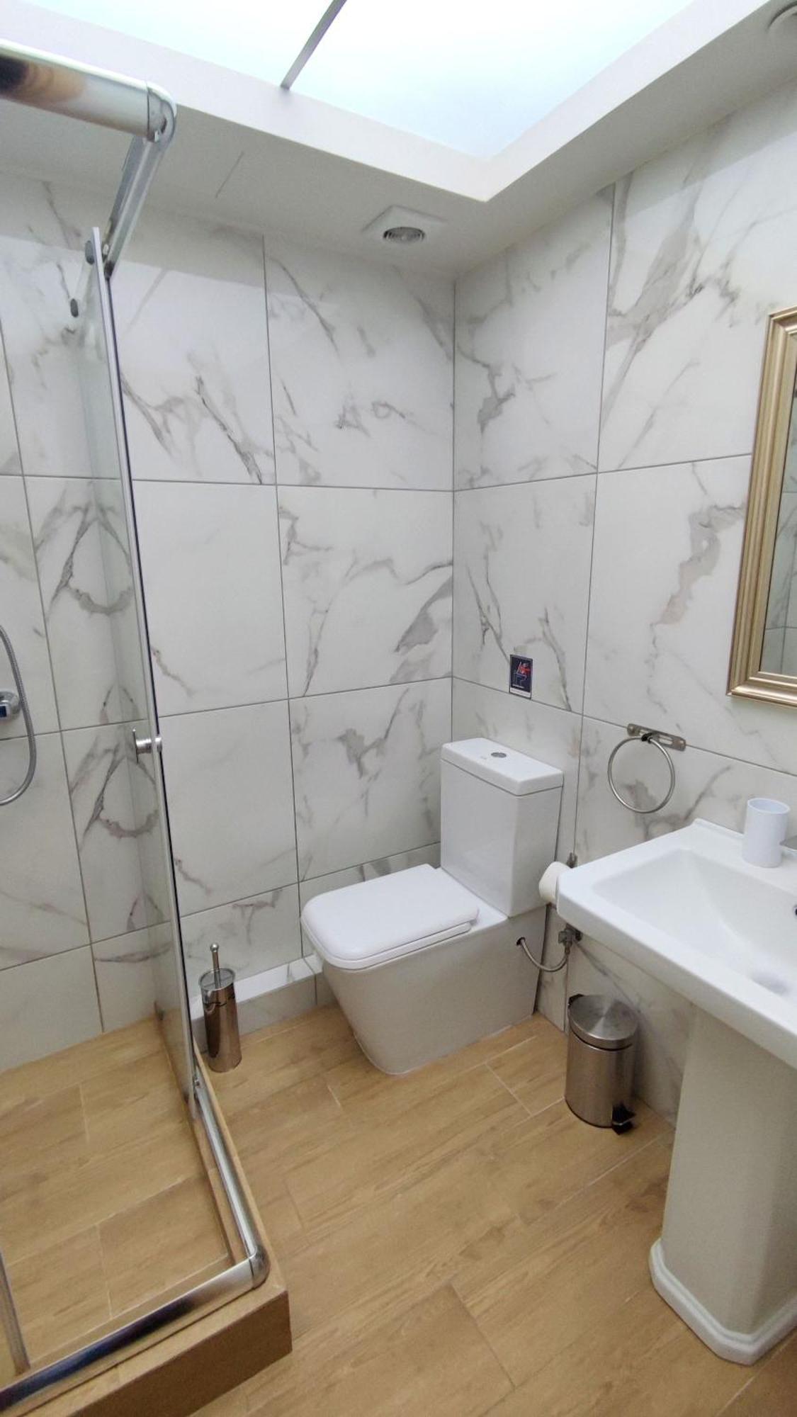 Ermou Downtown Suites By Athens Urban Retreat Ngoại thất bức ảnh
